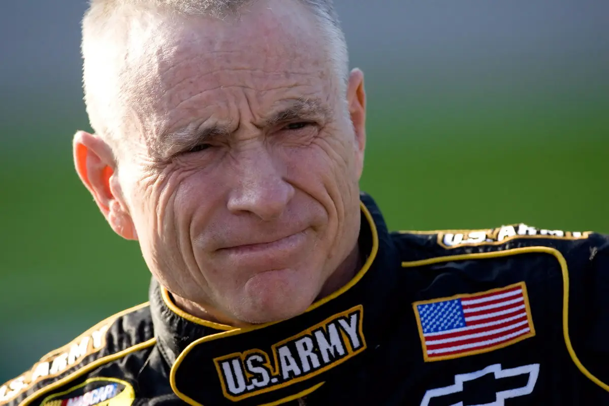 Mark Martin apără formatul NASCAR: 'Nu e simplu să schimbi ce e deja în contract