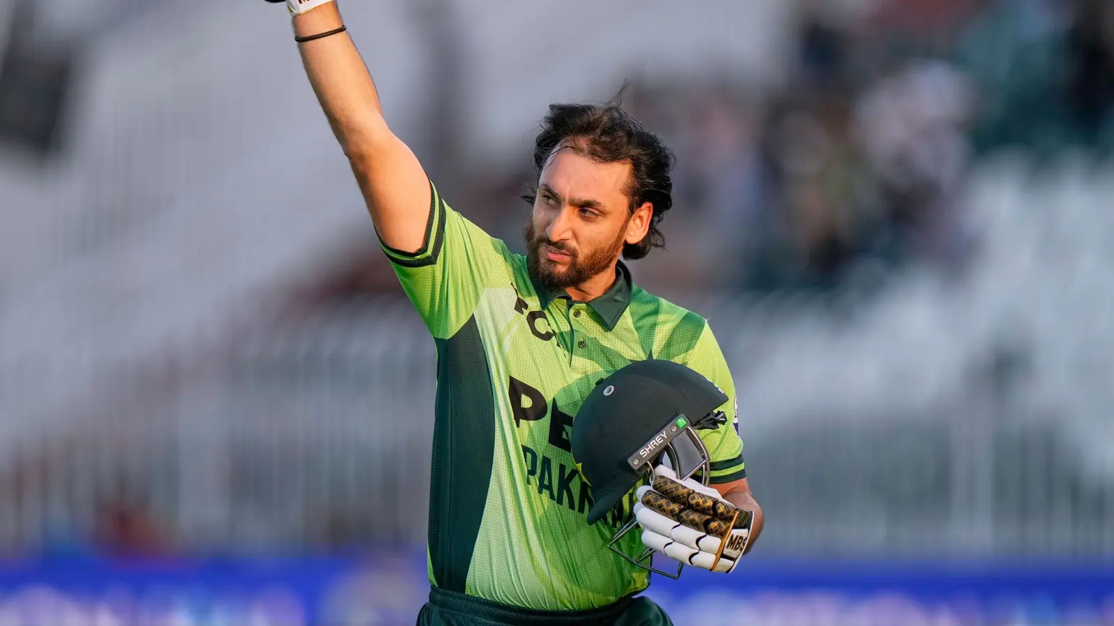 Pakistan a început tri-seria cu victoria: Agha a făcut secolul