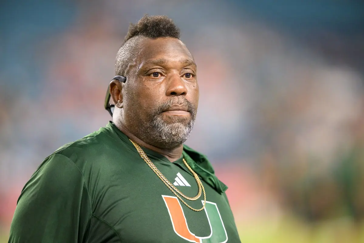 Sage Steele îl acuză pe Warren Sapp de intimidare a reporterilor NFL