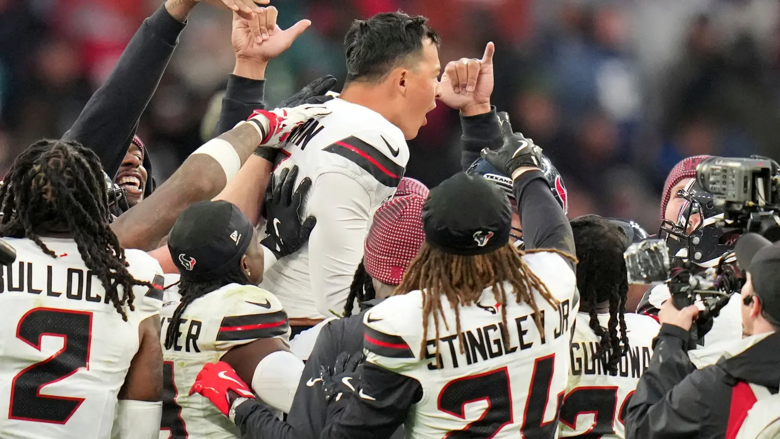Texanul Houston triumfă în Wembley cu un gol de 49 de metri în ultimele secunde