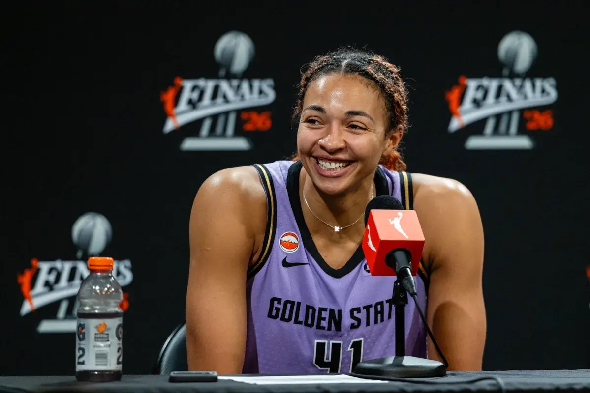 Kiah Stokes, eroina meciului 5: fanii Valkyries o sărbătoresc