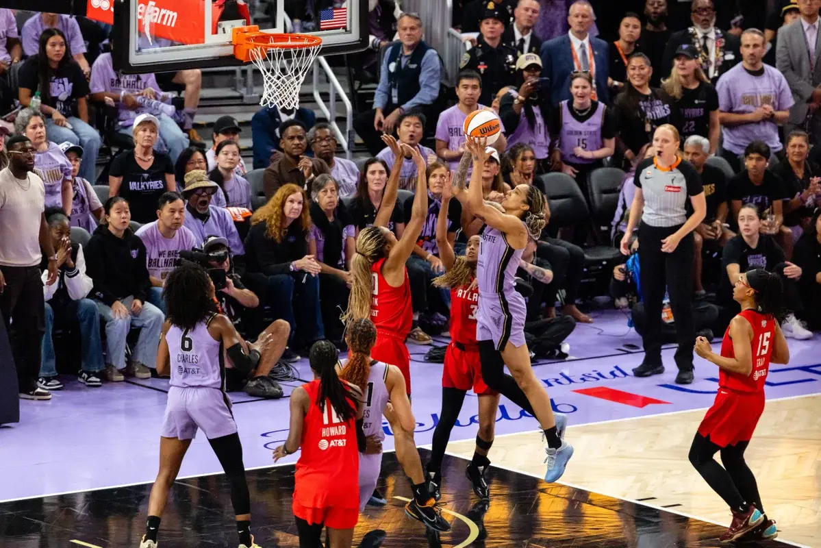 Incident neplăcut pentru Sophie Cunningham la finala WNBA!